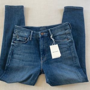 Mother “The Looker” crop mid rise, size 28